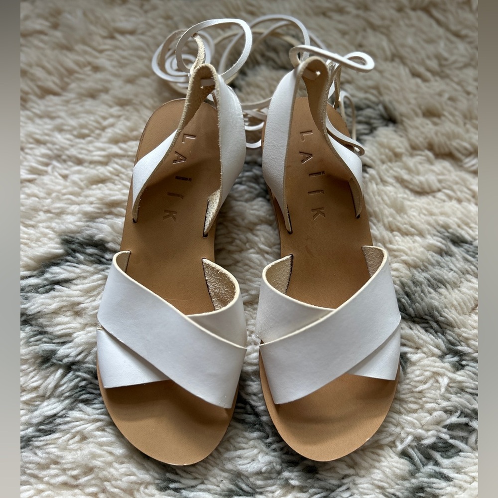 White Laiik Vergi Sandals